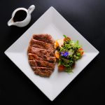 Tagliata-con-rucola,-pomodorini-e-parmigiano Tagliata-con-rucola,-pomodorini-e-parmigiano